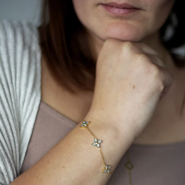 Złota Bransoletka z Kwiatami z Masą Perłową - obrazek 3